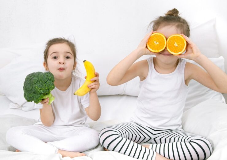 cute kids whit fruit and vegetables