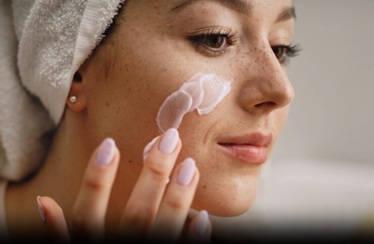 woman creme on sensitive skin