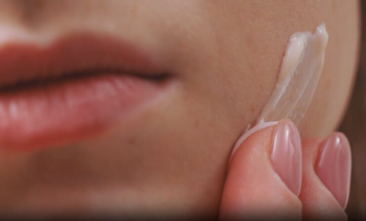 woman creme zoom
